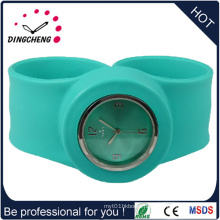 2015 Vogue Green New Style Promotion Silicone Wristwatch (DC-937)